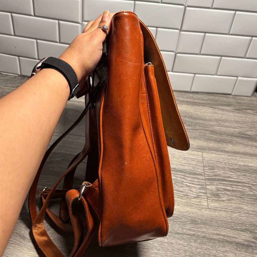 Iswee Cognac Brown Leather Laptop Backpack Unisex Flapover Satchel Bag 14 Inch - Picture 16 of 16
